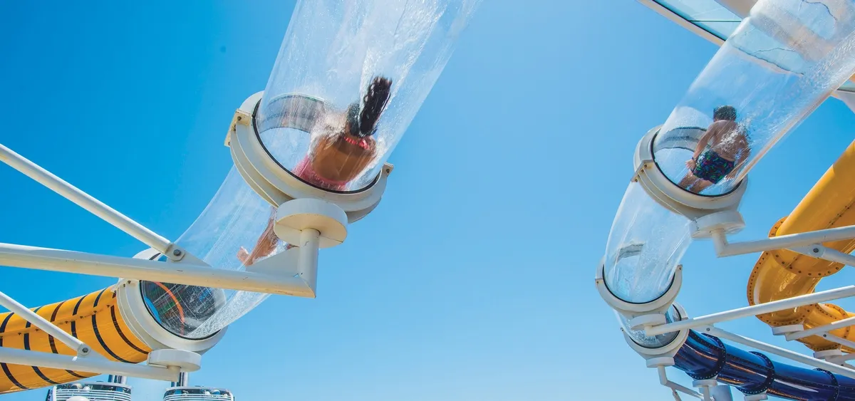 1- THE PERFECT STORM <br> TRÍO DE TOBOGANES ACUÁTICOS, EMOCIONES GARANTIZADAS