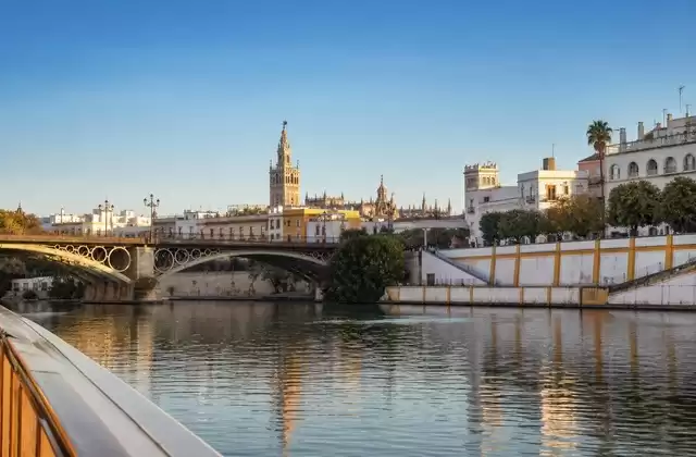 Navegar en el corazón de Sevilla